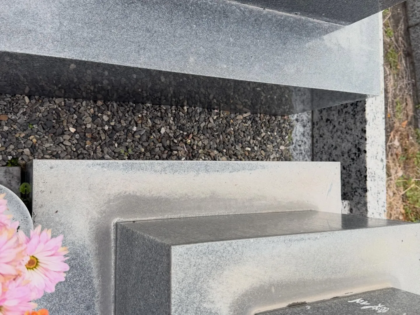 2026年の始まりに墓石や墓地を綺麗にしてご先祖様と一緒にさ...