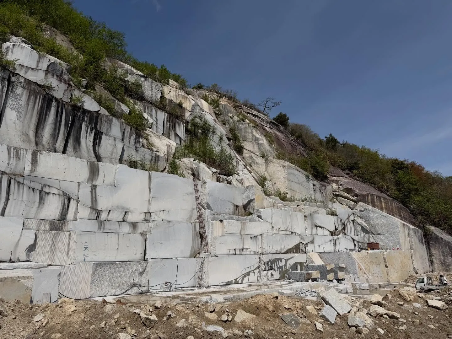 石ってどうやってとってるの？石ってどんなところでとってるの⁇